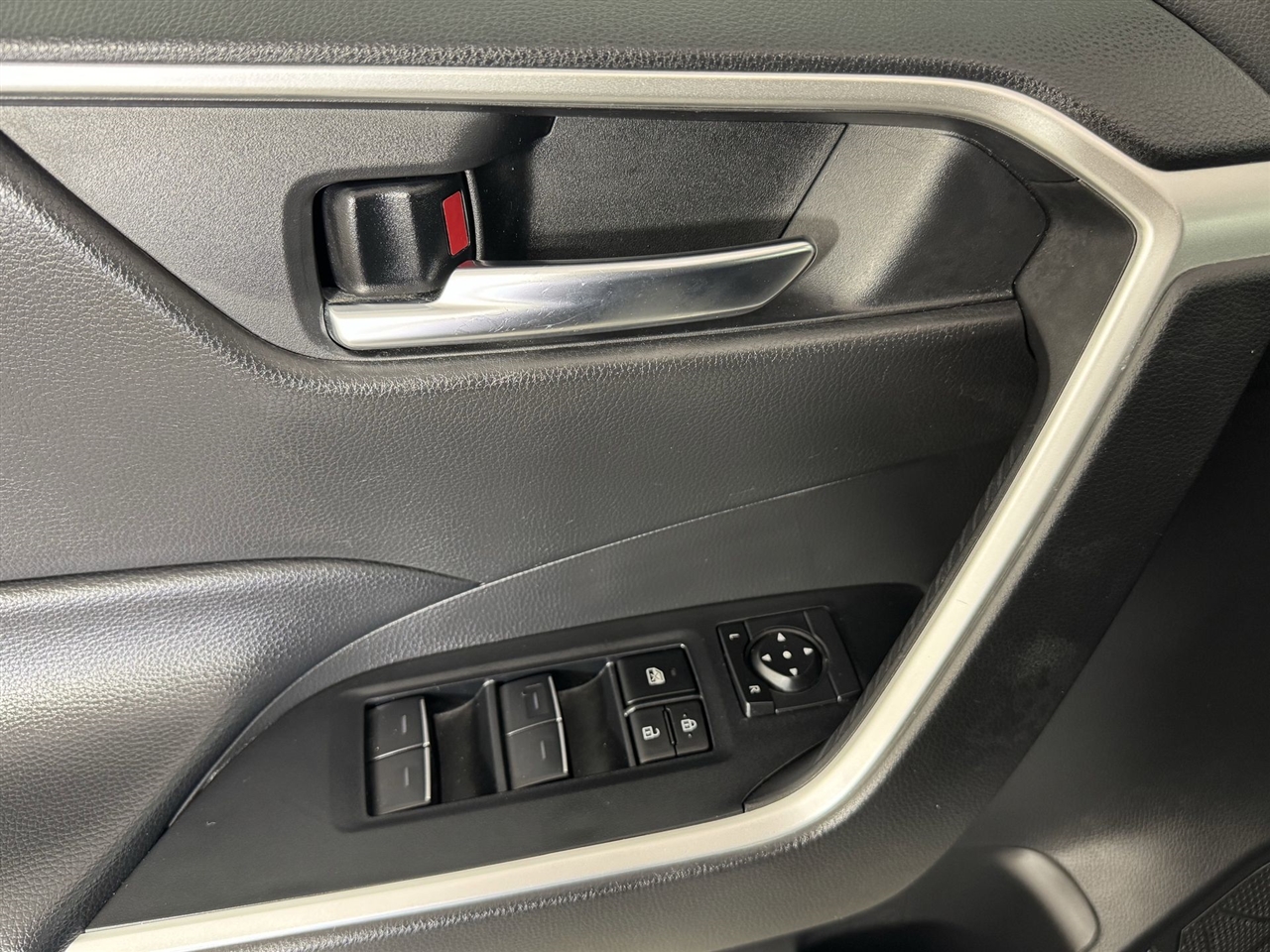 Toyota RAV4 XLE AWD 2024 Toyota RAV4 XLE AWD 2024