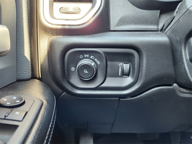 RAM 2500 Tradesman Crew Cab SWB 4WD 2022 RAM 2500 Tradesman Crew Cab SWB 4WD 2022