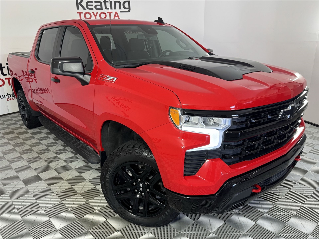 Chevrolet Silverado 1500 Trail Boss LT Crew Cab 4WD 2023 Chevrolet Silverado 1500 Trail Boss LT Crew Cab 4WD 2023