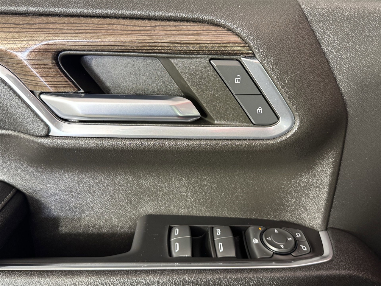 Chevrolet Silverado 1500 Trail Boss LT Crew Cab 4WD 2023 Chevrolet Silverado 1500 Trail Boss LT Crew Cab 4WD 2023