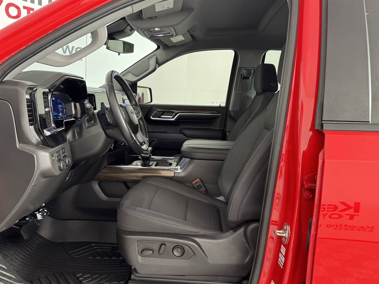 Chevrolet Silverado 1500 Trail Boss LT Crew Cab 4WD 2023 Chevrolet Silverado 1500 Trail Boss LT Crew Cab 4WD 2023