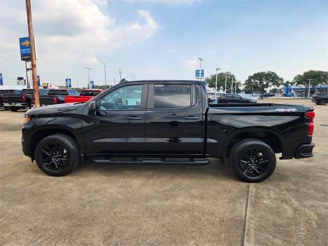 Chevrolet Silverado 1500 Custom Crew Cab 4WD 2023 Chevrolet Silverado 1500 Custom Crew Cab 4WD 2023