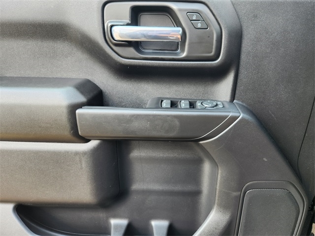 Chevrolet Silverado 1500 Custom Crew Cab 4WD 2023 Chevrolet Silverado 1500 Custom Crew Cab 4WD 2023