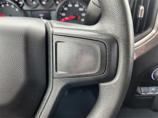 Chevrolet Silverado 1500 Custom Crew Cab 4WD 2023 Chevrolet Silverado 1500 Custom Crew Cab 4WD 2023