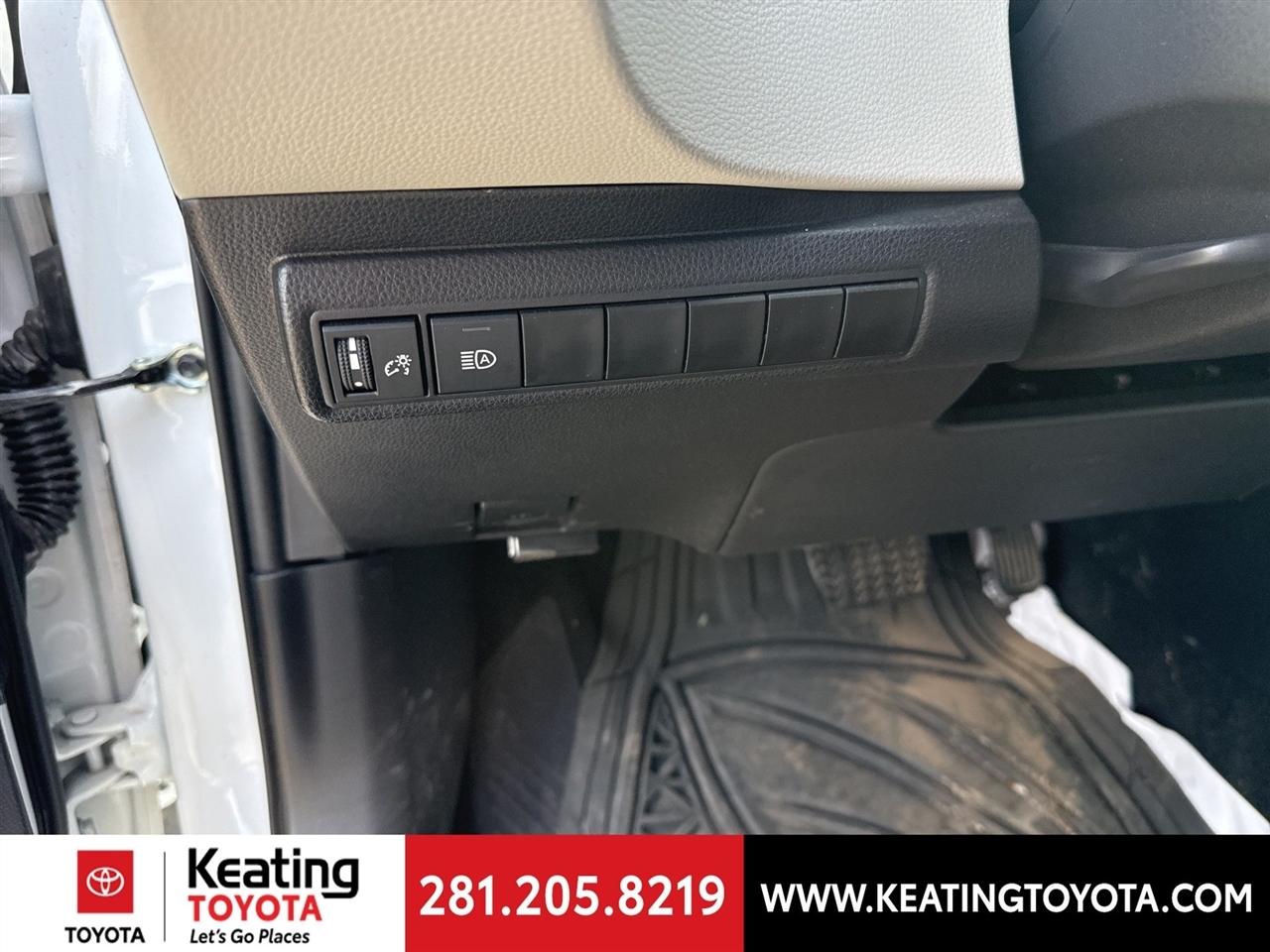 Toyota Corolla LE 2025