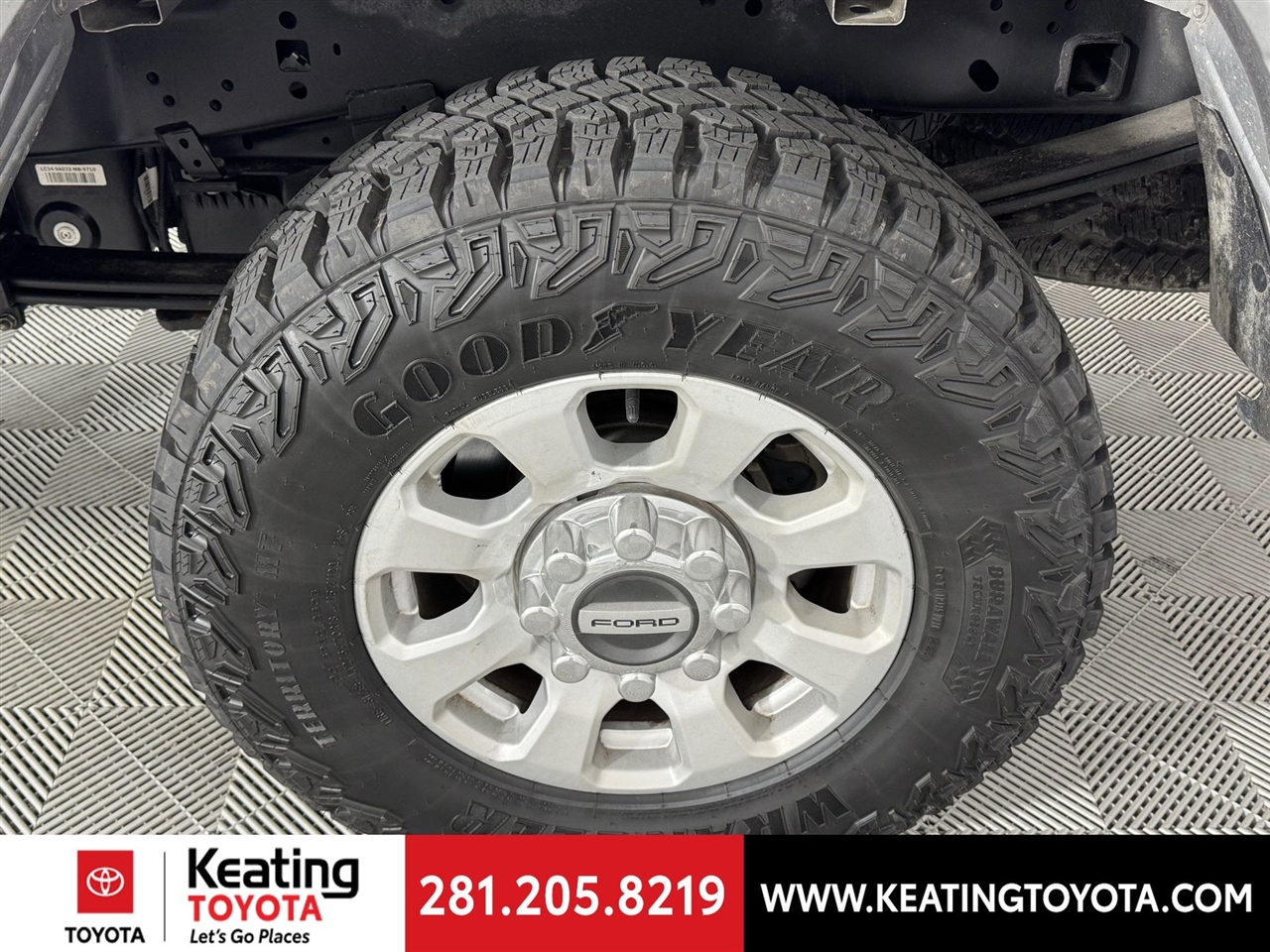 Ford F-250 SD XLT Crew Cab 4WD 2024