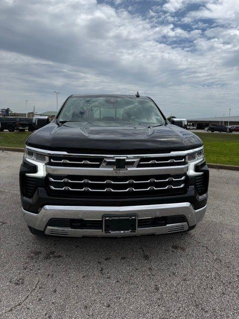 Chevrolet Silverado 1500 LTZ Crew Cab 4WD 2023