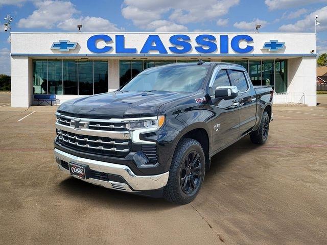 Chevrolet Silverado 1500 LTZ Crew Cab 4WD 2023