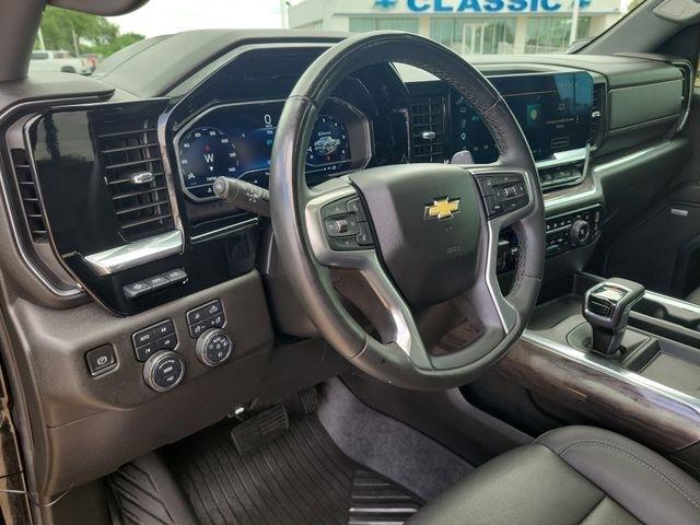 Chevrolet Silverado 1500 LTZ Crew Cab 4WD 2023