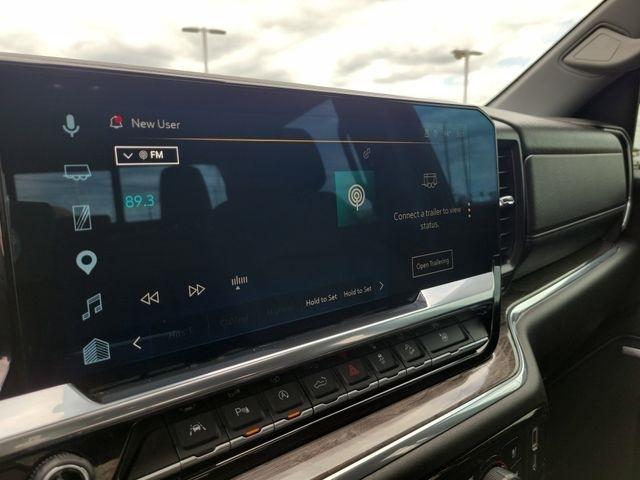 Chevrolet Silverado 1500 LTZ Crew Cab 4WD 2023