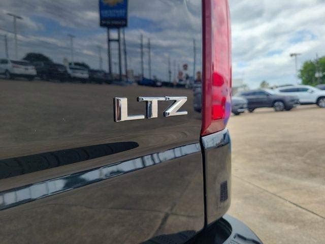 Chevrolet Silverado 1500 LTZ Crew Cab 4WD 2023