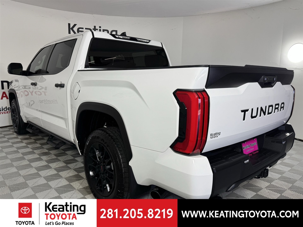 Toyota Tundra SR5 CrewMax 4WD 2024