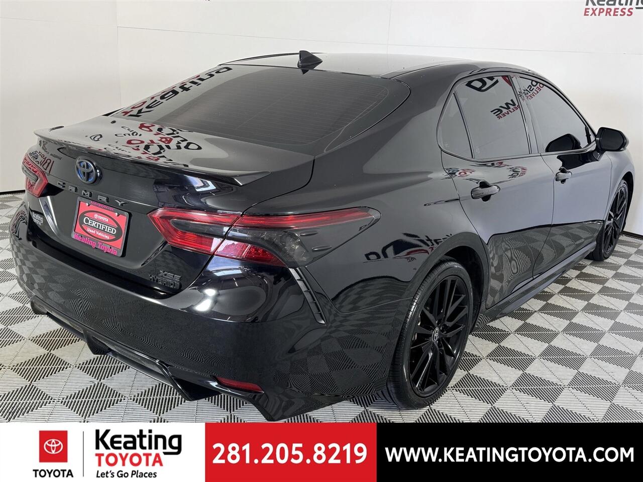 Toyota Camry Hybrid XSE 2024