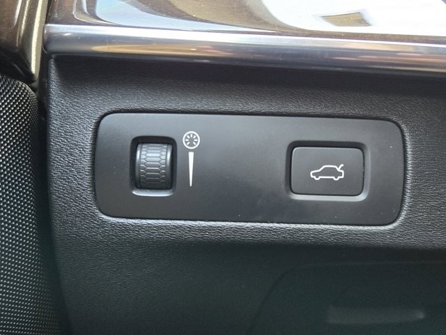 Volvo XC90 T6 Momentum AWD 2016 Volvo XC90 T6 Momentum AWD 2016