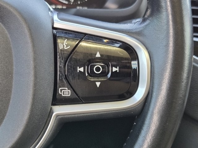 Volvo XC90 T6 Momentum AWD 2016 Volvo XC90 T6 Momentum AWD 2016