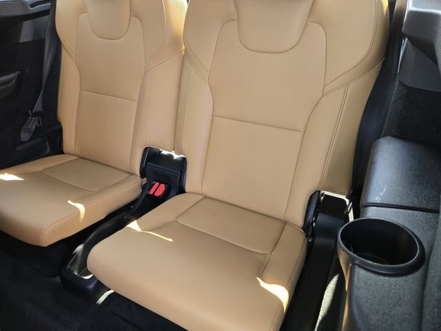 Volvo XC90 T6 Momentum AWD 2016 Volvo XC90 T6 Momentum AWD 2016