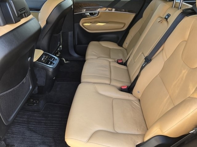 Volvo XC90 T6 Momentum AWD 2016 Volvo XC90 T6 Momentum AWD 2016