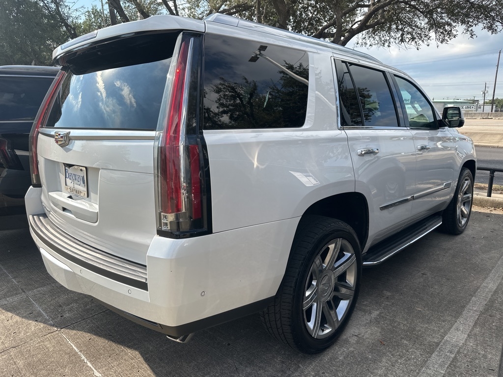 Cadillac Escalade Luxury 2WD 2018 Cadillac Escalade Luxury 2WD 2018