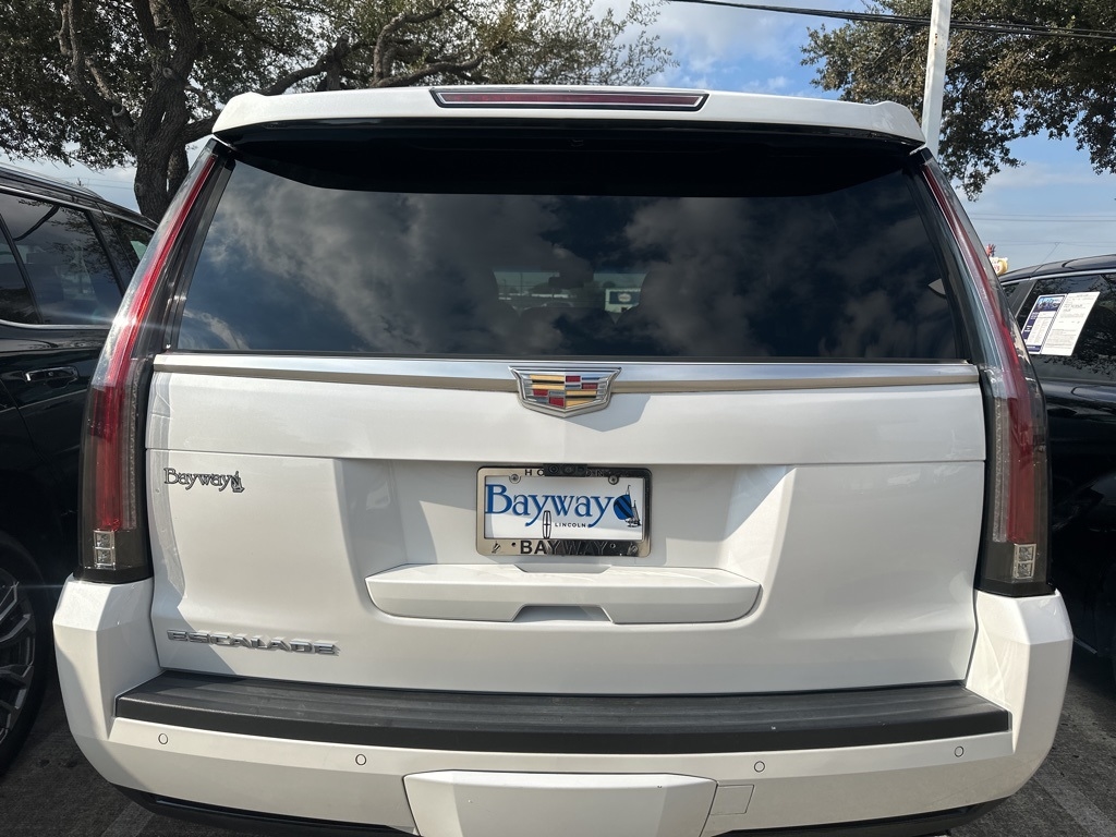 Cadillac Escalade Luxury 2WD 2018 Cadillac Escalade Luxury 2WD 2018
