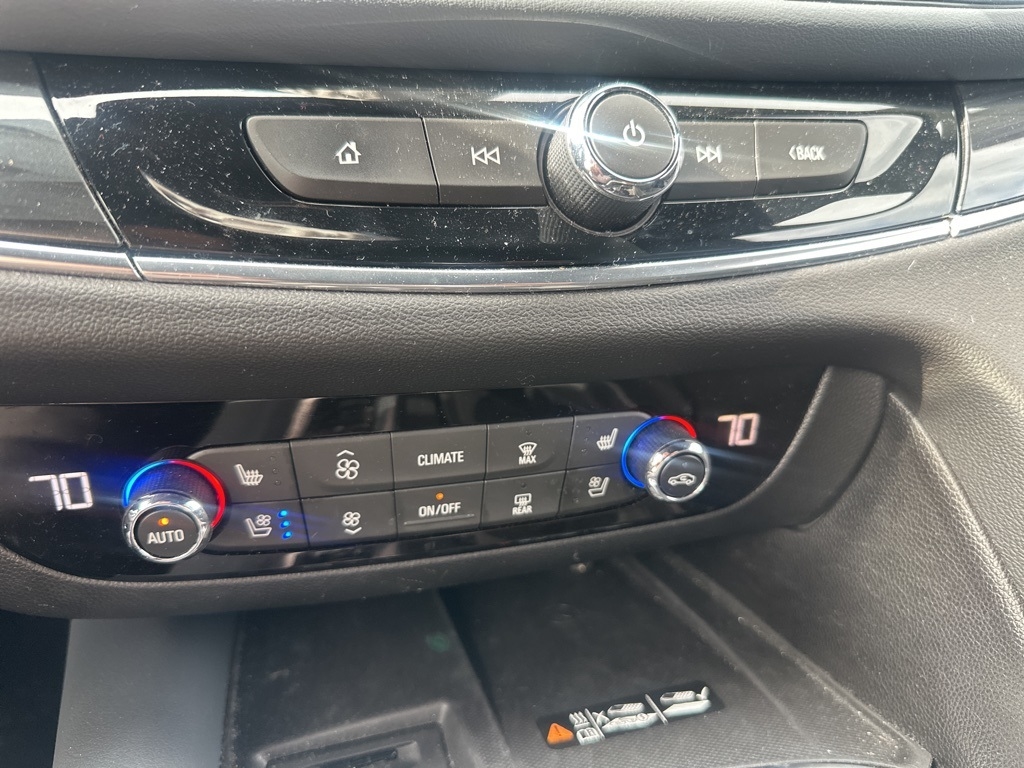 Buick Enclave Premium FWD 2023 Buick Enclave Premium FWD 2023