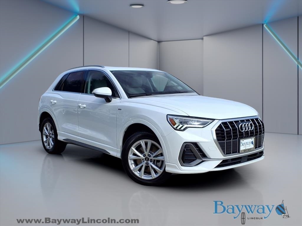 2023 Audi Q3 S line Premium quattro