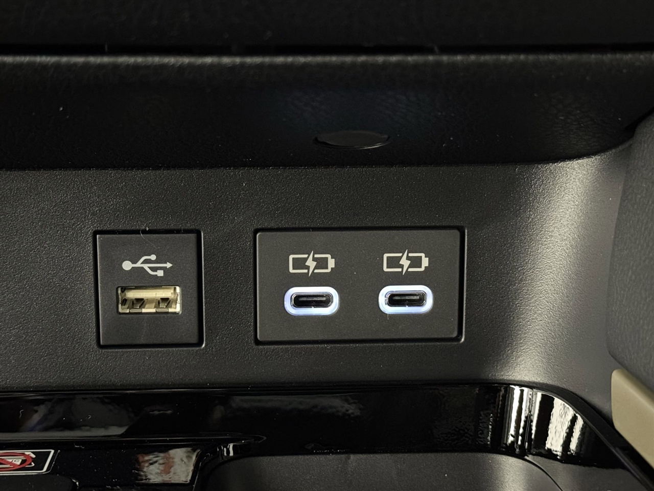 Toyota Camry Hybrid XLE 2026