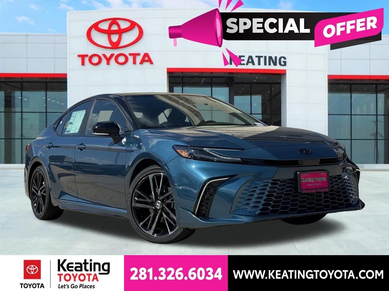 Toyota Camry Hybrid XLE 2026