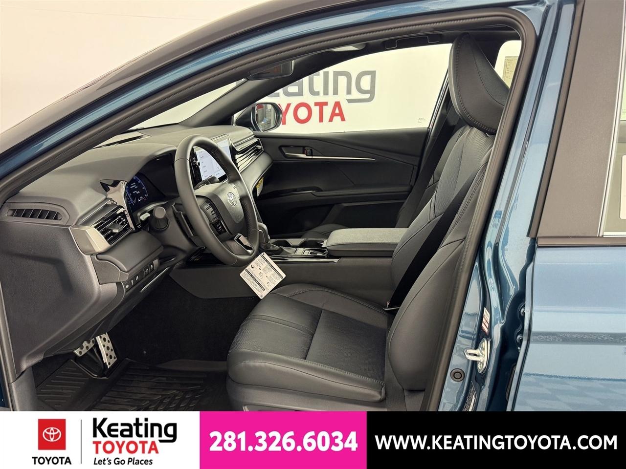 Toyota Camry Hybrid XLE 2026