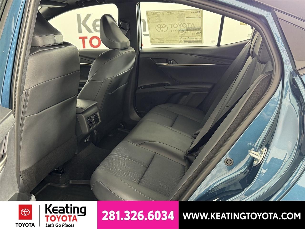 Toyota Camry Hybrid XLE 2026