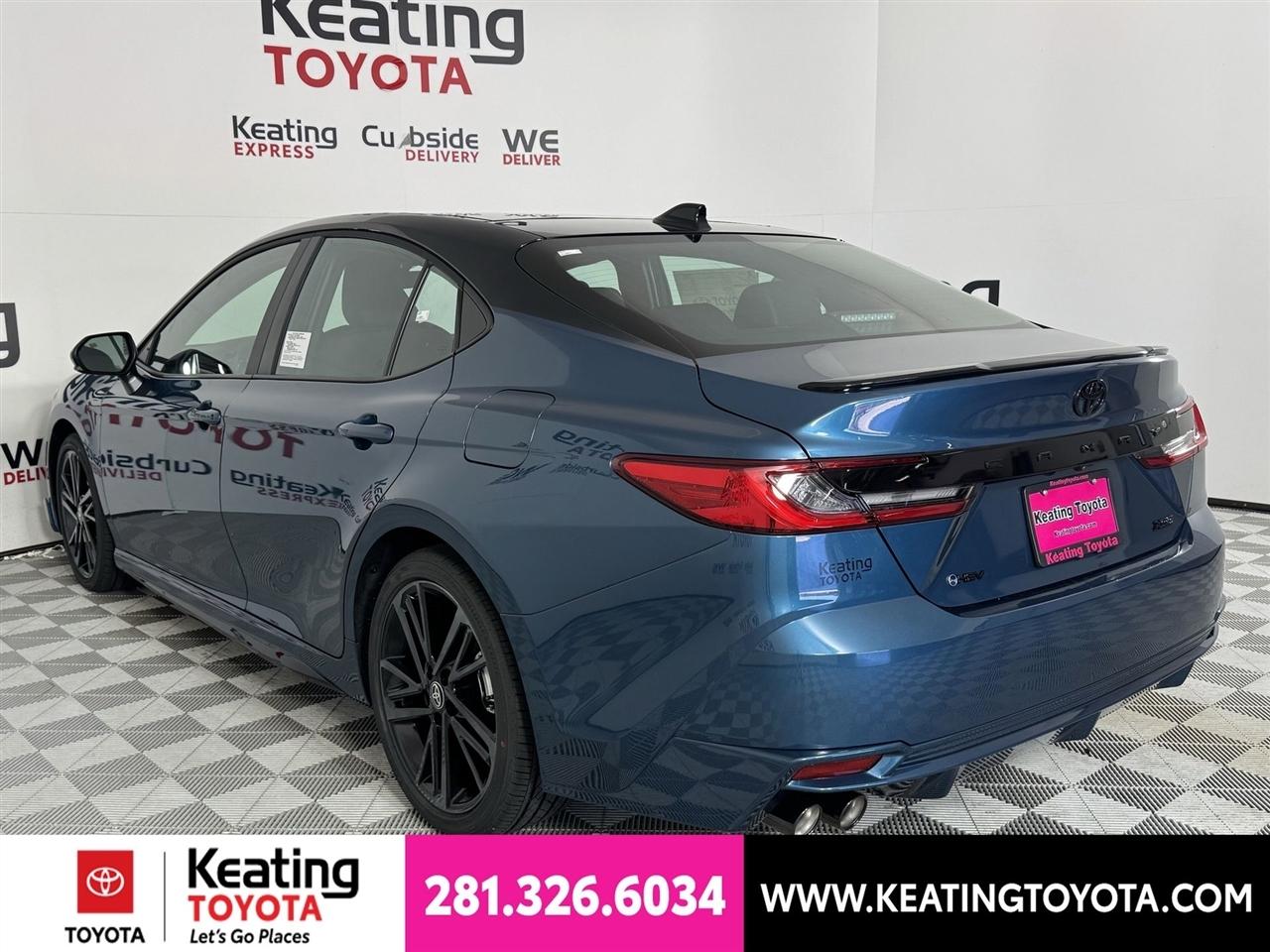 Toyota Camry Hybrid XLE 2026