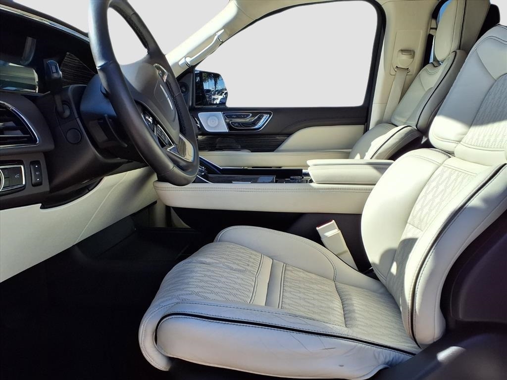 Lincoln Navigator Black Label 4WD 2021 Lincoln Navigator Black Label 4WD 2021