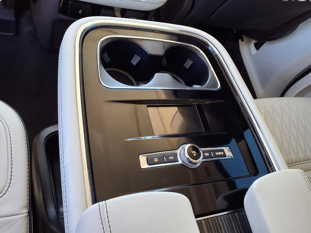 Lincoln Navigator Black Label 4WD 2021 Lincoln Navigator Black Label 4WD 2021