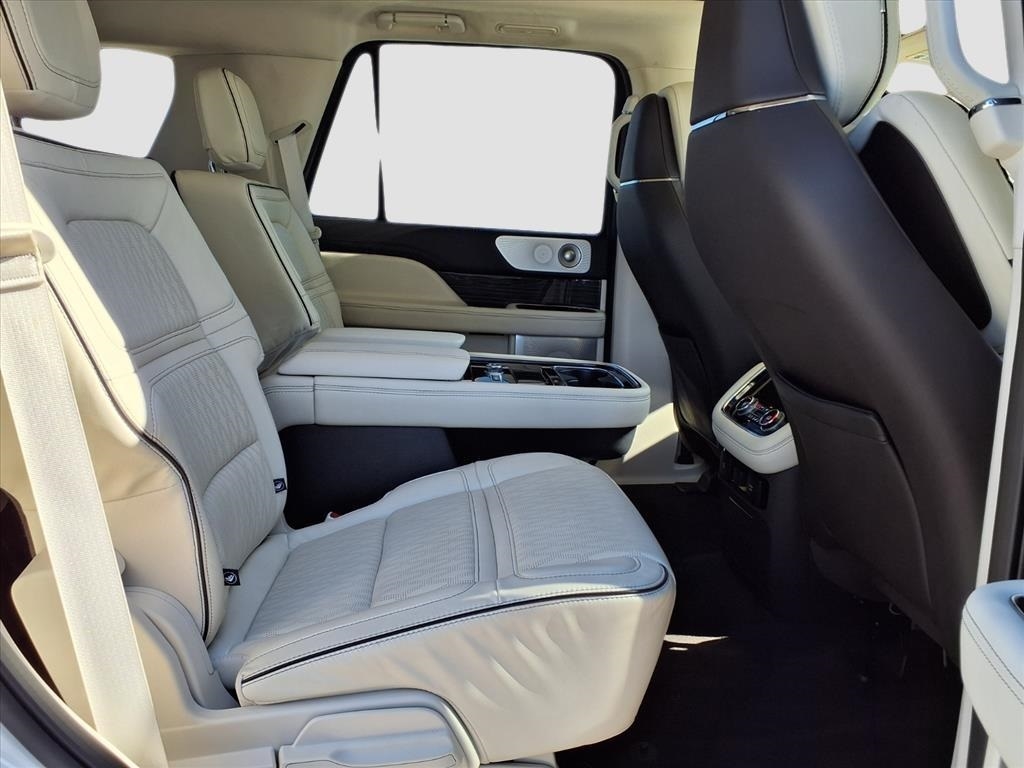 Lincoln Navigator Black Label 4WD 2021 Lincoln Navigator Black Label 4WD 2021