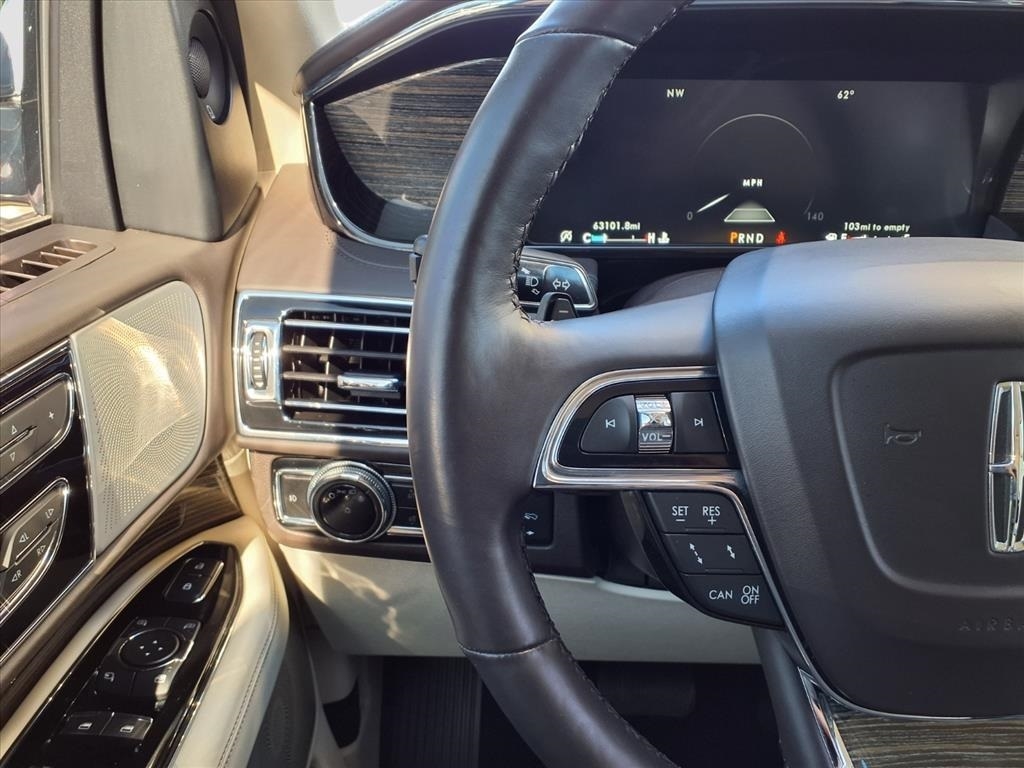 Lincoln Navigator Black Label 4WD 2021 Lincoln Navigator Black Label 4WD 2021