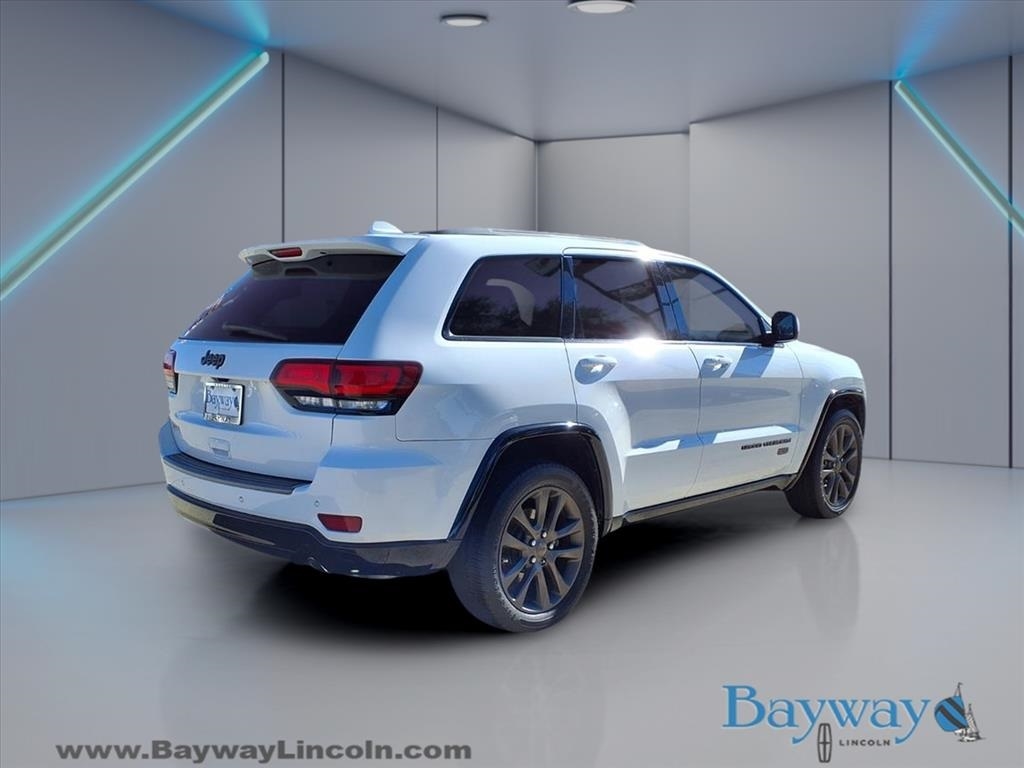 Jeep Grand Cherokee Limited 2WD 2016 Jeep Grand Cherokee Limited 2WD 2016