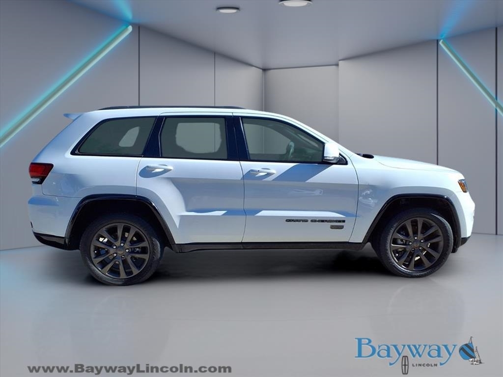 Jeep Grand Cherokee Limited 2WD 2016 Jeep Grand Cherokee Limited 2WD 2016