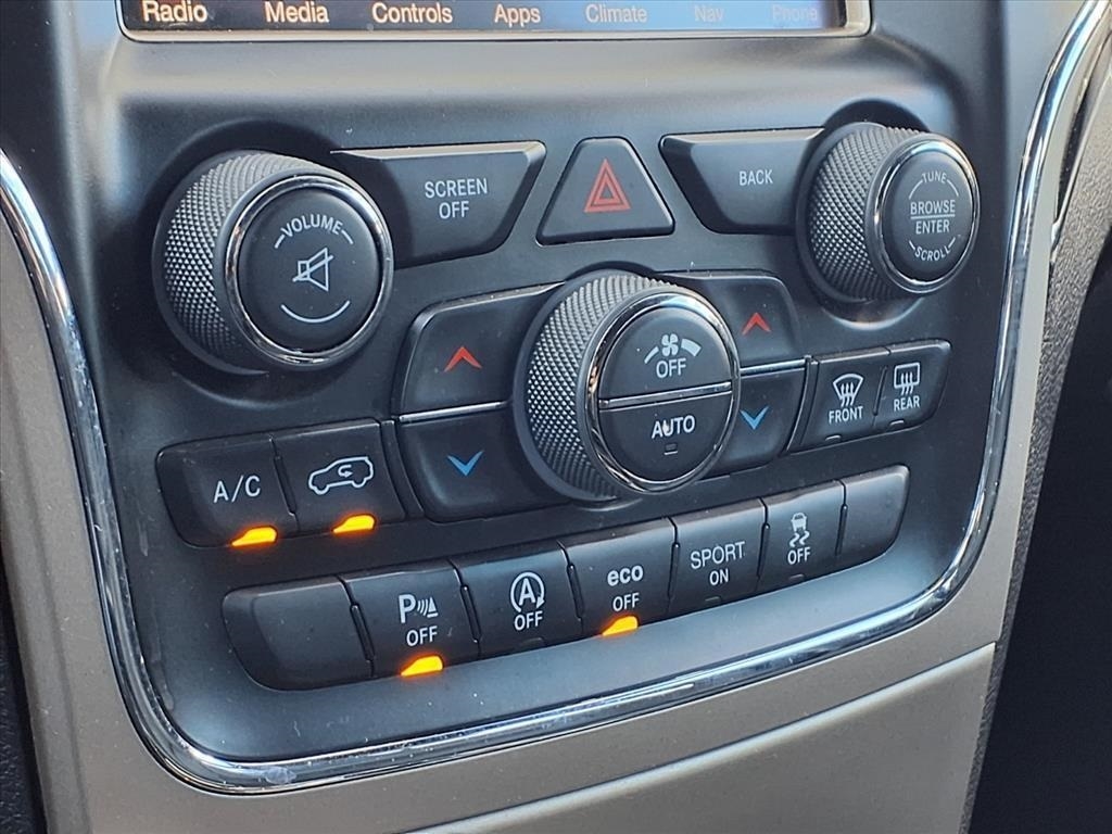 Jeep Grand Cherokee Limited 2WD 2016 Jeep Grand Cherokee Limited 2WD 2016