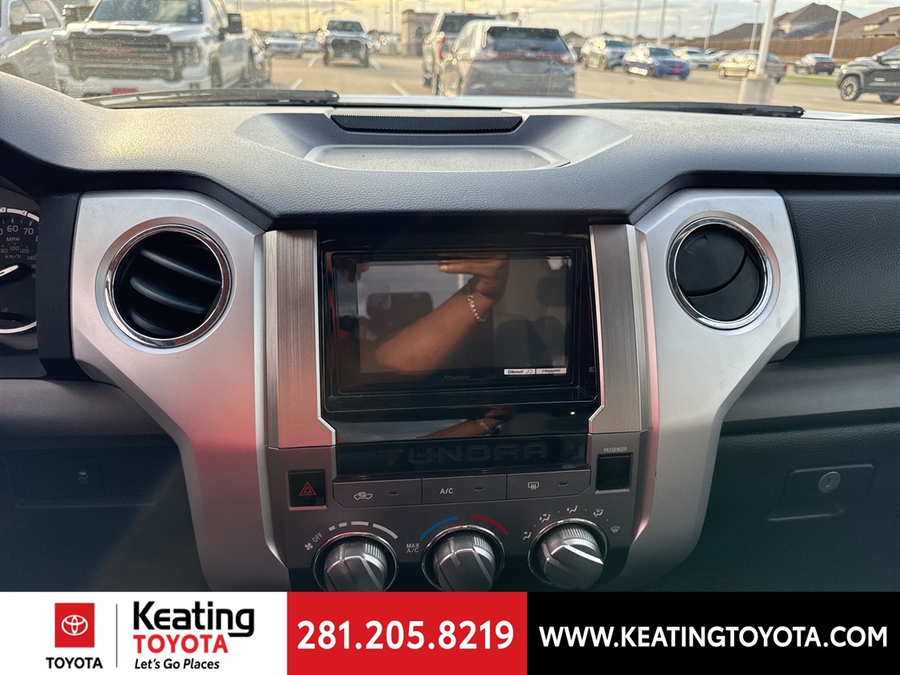 Toyota Tundra SR5 4.6L V8 CrewMax 2WD 2014 Toyota Tundra SR5 4.6L V8 CrewMax 2WD 2014