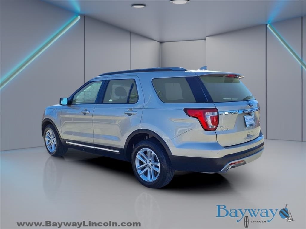 Ford Explorer XLT FWD 2017 Ford Explorer XLT FWD 2017