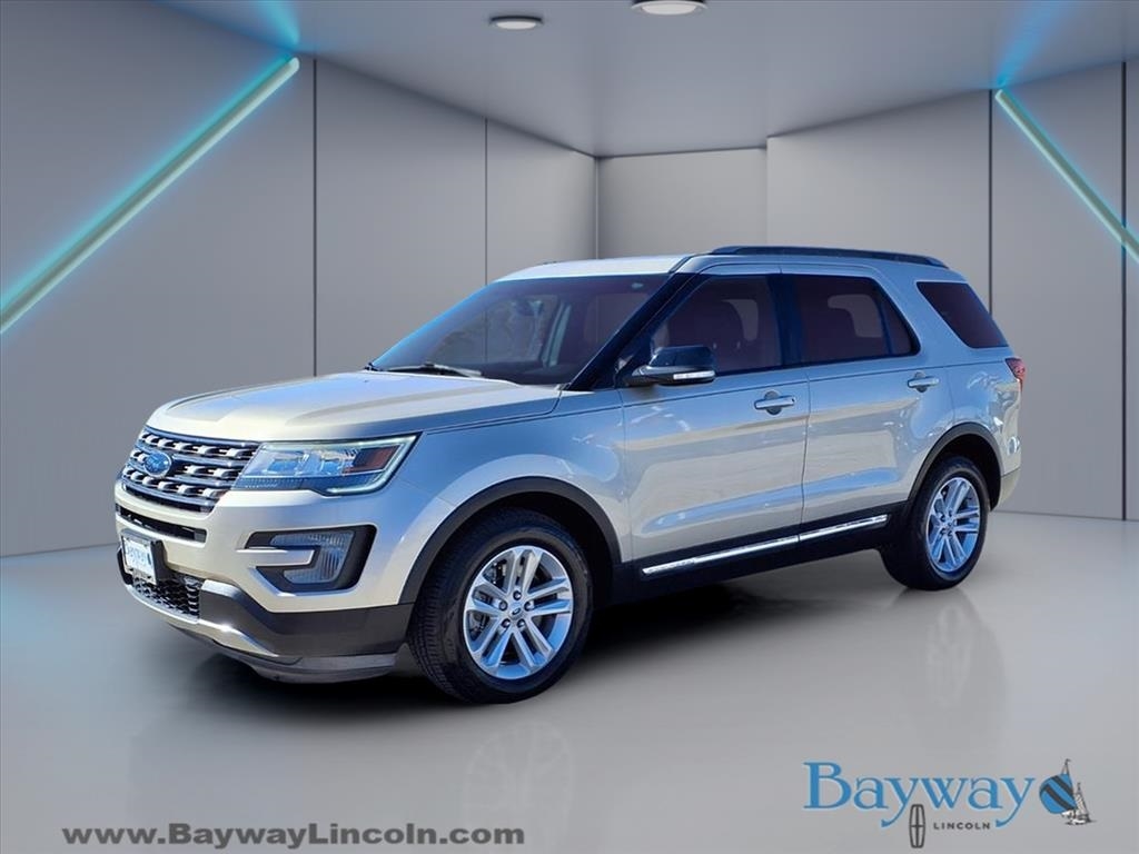 Ford Explorer XLT FWD 2017 Ford Explorer XLT FWD 2017