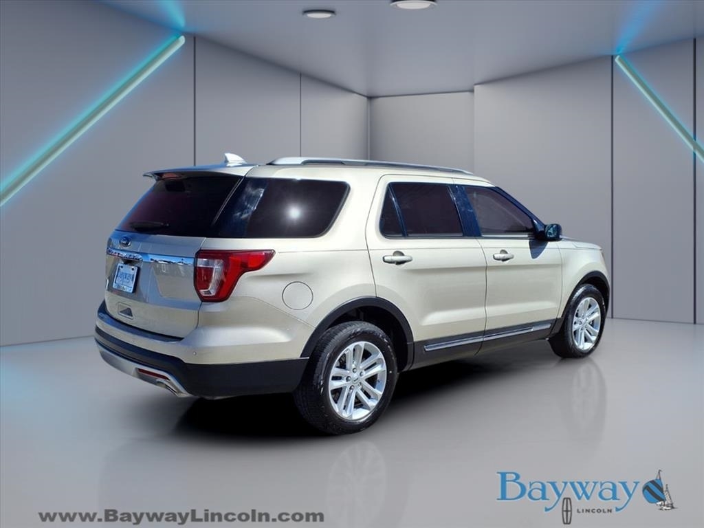Ford Explorer XLT FWD 2017 Ford Explorer XLT FWD 2017