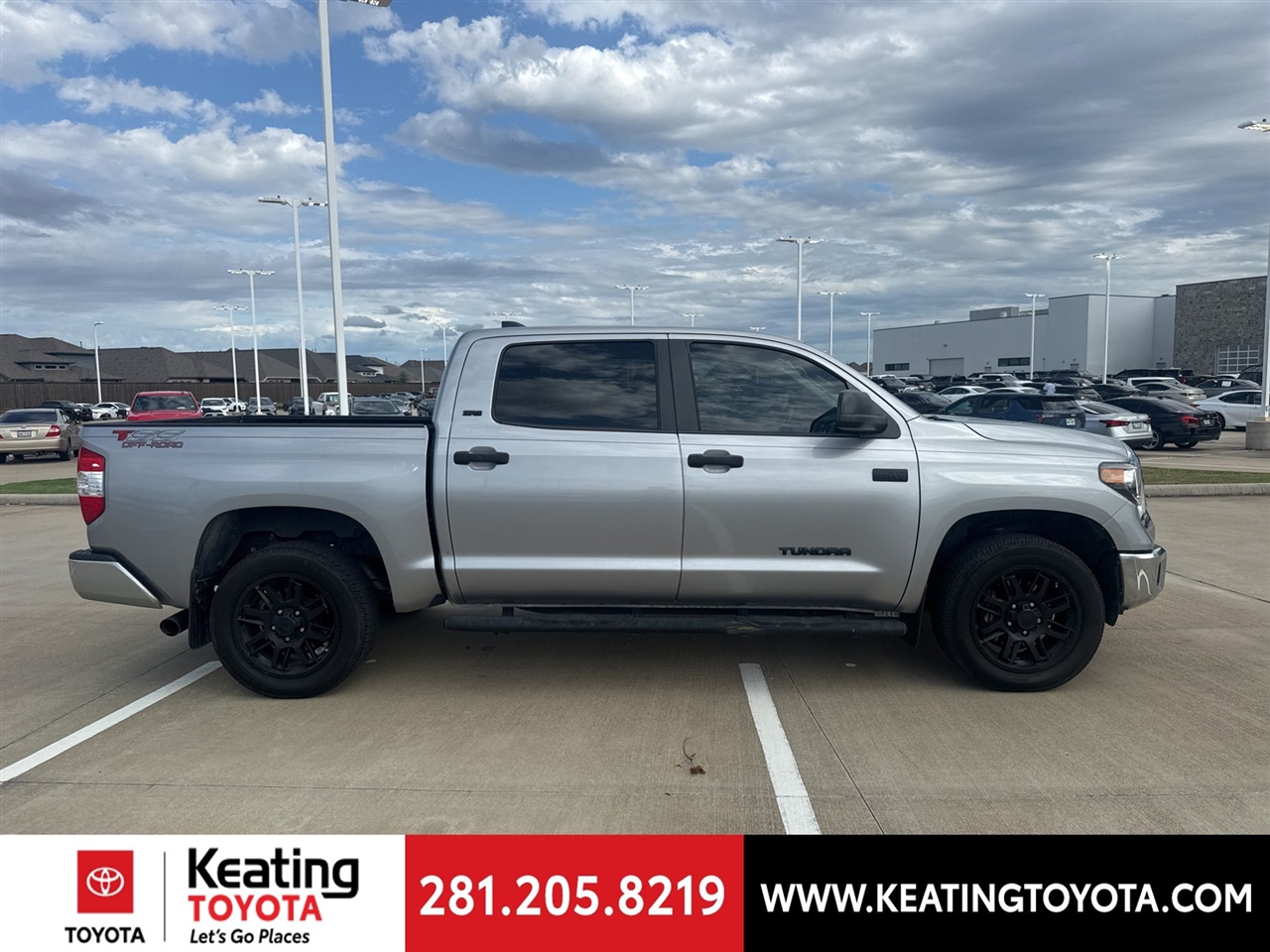 Toyota Tundra SR5 5.7L V8 CrewMax 4WD 2021 Toyota Tundra SR5 5.7L V8 CrewMax 4WD 2021