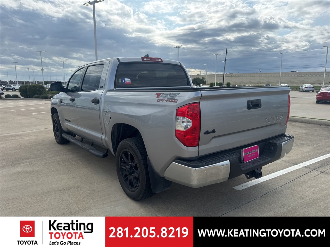 Toyota Tundra SR5 5.7L V8 CrewMax 4WD 2021 Toyota Tundra SR5 5.7L V8 CrewMax 4WD 2021