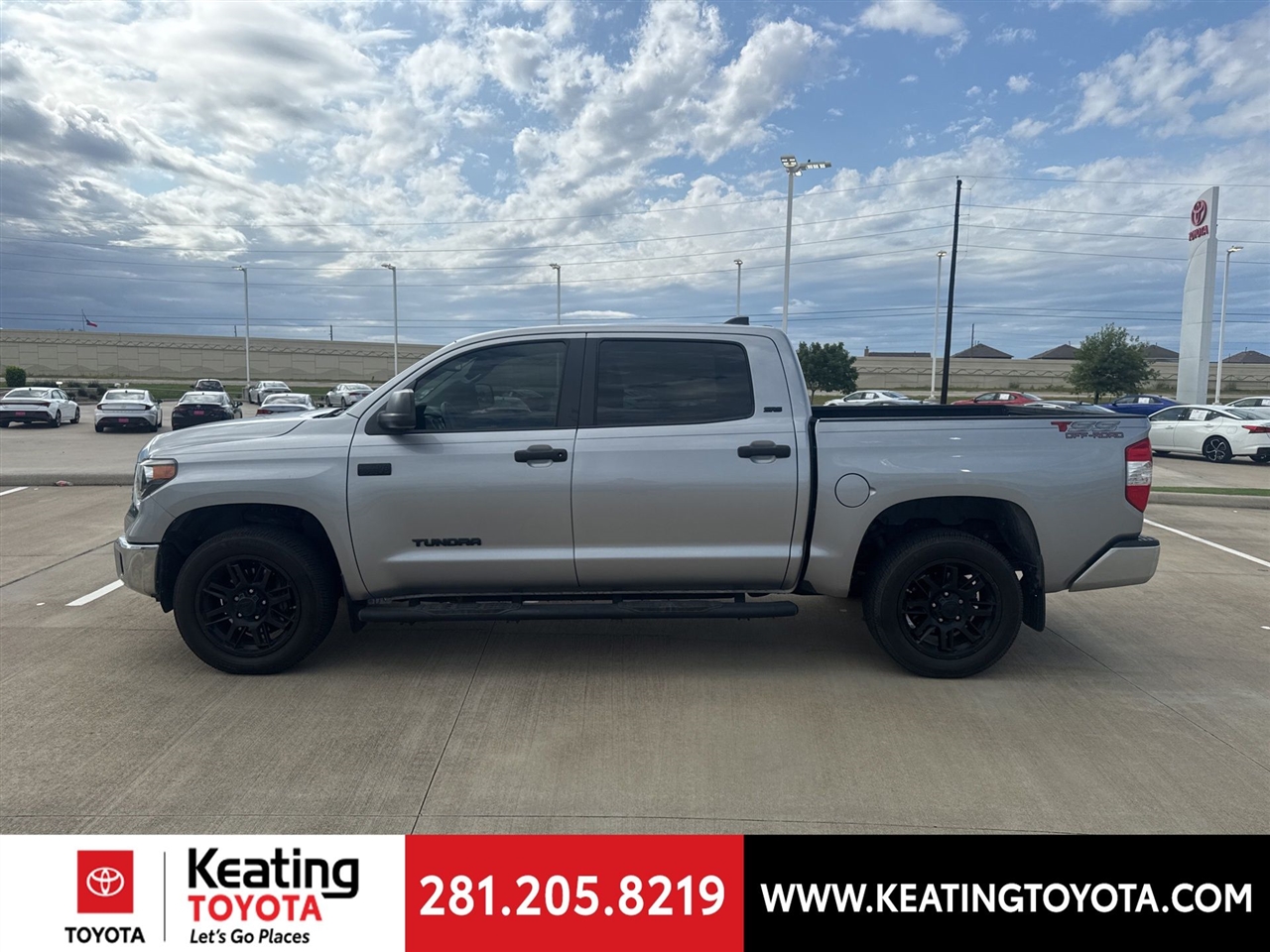 Toyota Tundra SR5 5.7L V8 CrewMax 4WD 2021 Toyota Tundra SR5 5.7L V8 CrewMax 4WD 2021