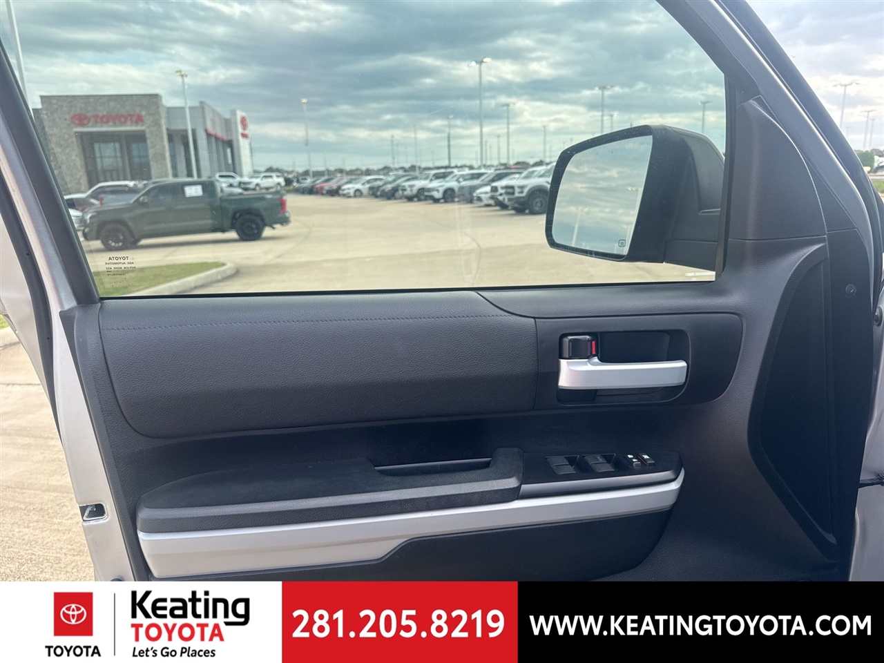 Toyota Tundra SR5 5.7L V8 CrewMax 4WD 2021 Toyota Tundra SR5 5.7L V8 CrewMax 4WD 2021