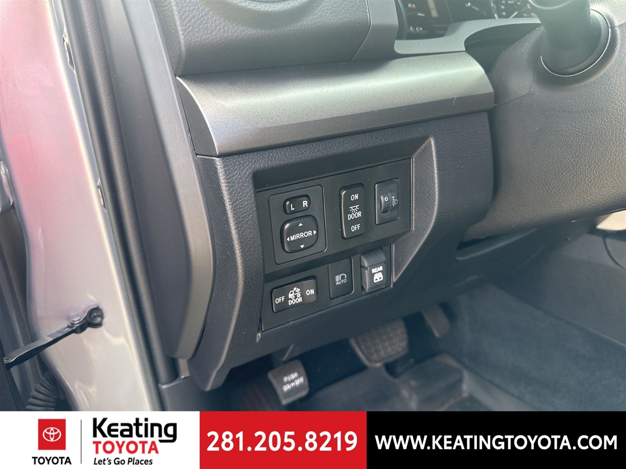 Toyota Tundra SR5 5.7L V8 CrewMax 4WD 2021 Toyota Tundra SR5 5.7L V8 CrewMax 4WD 2021