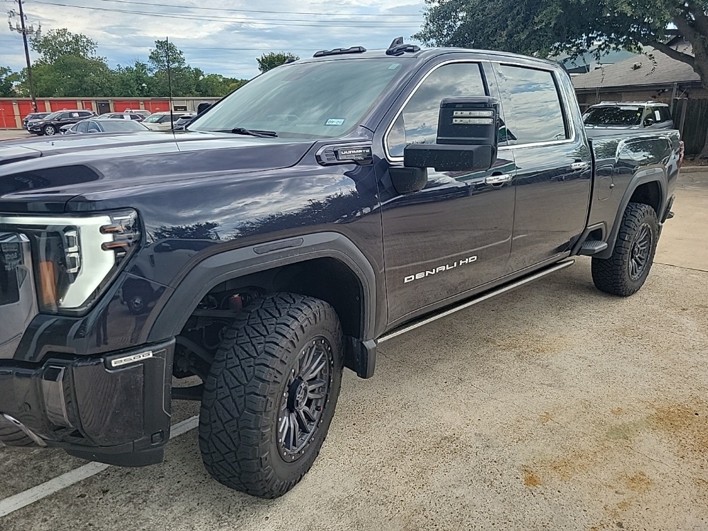 GMC Sierra 2500HD Denali Ultimate Crew Cab 4WD 2024 GMC Sierra 2500HD Denali Ultimate Crew Cab 4WD 2024
