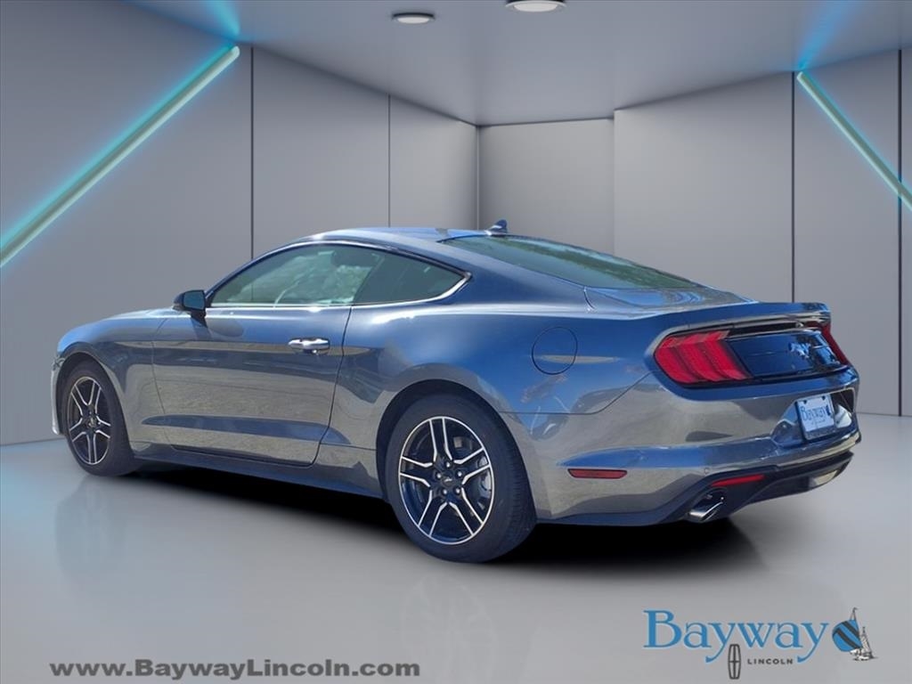 Ford Mustang EcoBoost Coupe 2022 Ford Mustang EcoBoost Coupe 2022