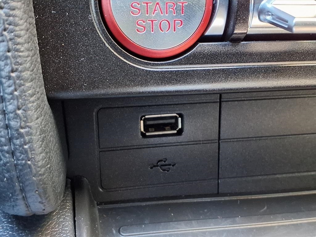 Ford Mustang EcoBoost Coupe 2022 Ford Mustang EcoBoost Coupe 2022