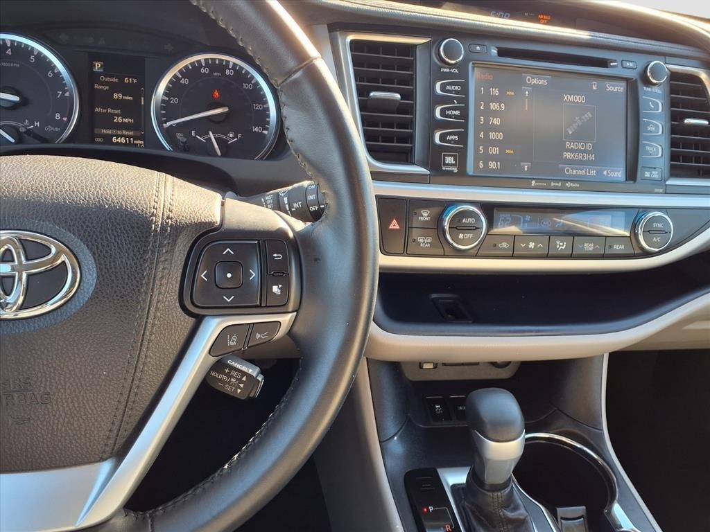 Toyota Highlander Limited Platinum FWD V6 2017 Toyota Highlander Limited Platinum FWD V6 2017